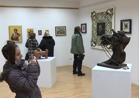 Info – Otvorena 12. kolektivna izlozba cuprijskih umetnika (TV KCN 14.12.2021)