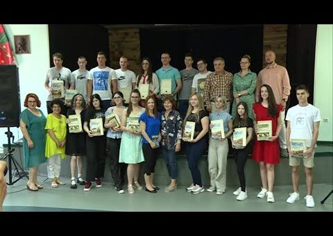 Info – Nagradjeni najbolji ucenici jagodinske Gimnazije (TV KCN 17.06.2022)