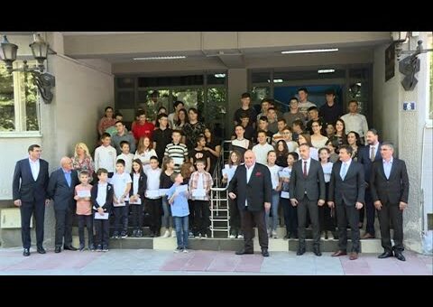 Info – Novcane nagrade za najbolje ucenike (TV KCN 15.06.2022)