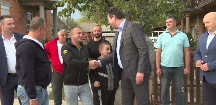 Info – SA ASFALTIRANJE ULICE VUKA KARADŽIĆA U PETLOVAČI (TV KCN 26.10.2022)