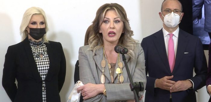 Info – Otvaranje multimedijalne izlozbe – Kada je svet stao – one nisu (TV KCN 10.03.2021)