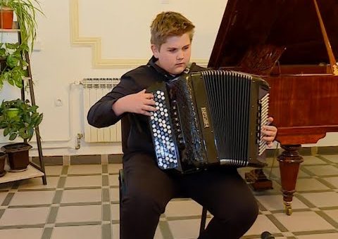 Info – Aleksandar Slavujevic na Svetskom trofeju harmonike (TV KCN 15.06.2021)