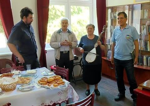 Info – Poklon gusle Etno postavci Filip Visnjic (TV KCN 07.06.2021)