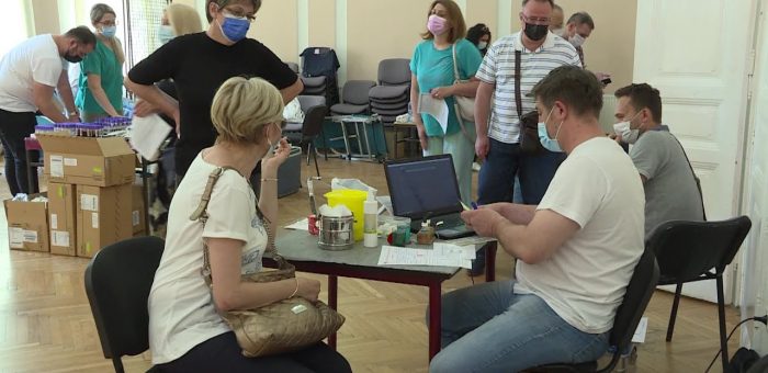 Info – Zaposleni Opšte bolnice dobrovoljni davaoci krvi (TV KCN 16.05.2021)