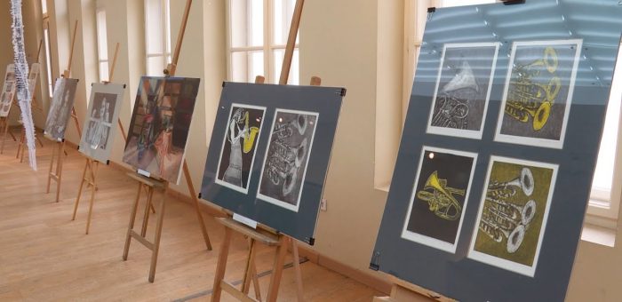 Info – Izložba radova učenika Umetničke škole u Nišu (TV KCN 02.10.2021)