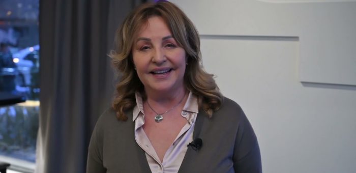 Info – Novogodisnja pozivnica – Ana Bekuta (TV KCN 23.12.2021)