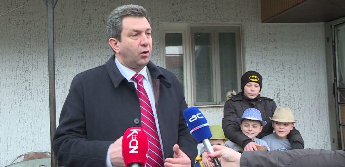 Info – Pokloni za najmlađe Vasiljeviće u Petlovači (TV KCN 06.01.2022)