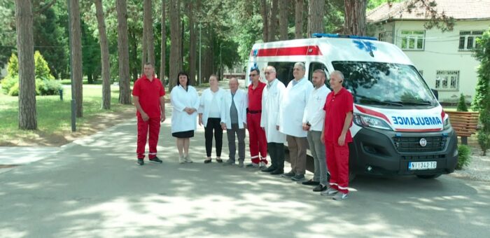 Info – Sanitetsko vozilo za Specijanu bolnicu u Gornjoj Toponici (TV KCN 25.05.2022)