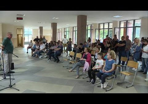 Info – Izlozba radova ucenika EGS Nikola Tesla u Jagodini (TV KCN 01.06.2022)