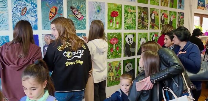 Info – Godisnja izlozba likovnih radova (TV KCN 17.10.2022)